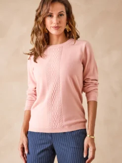 Pull jeux de mailles et torsades
