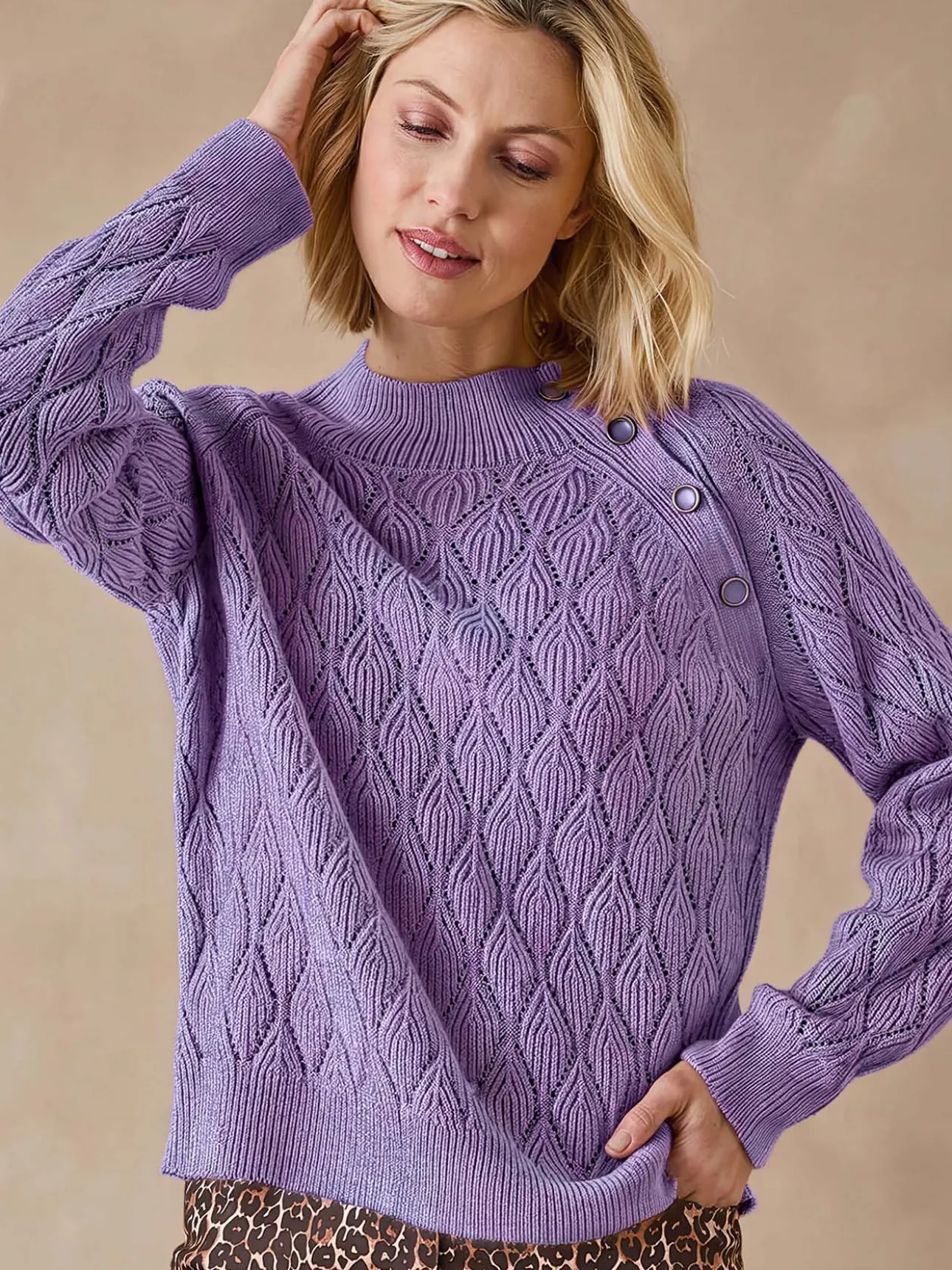 Pull maille fantaisie col montant