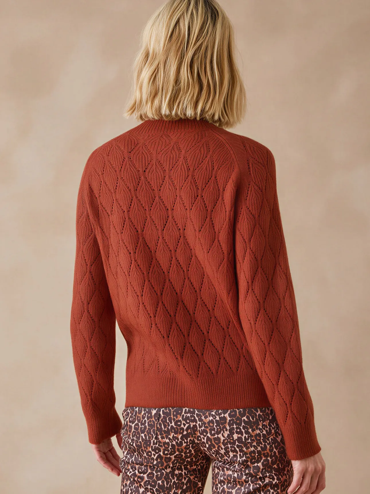 Pull maille fantaisie col montant