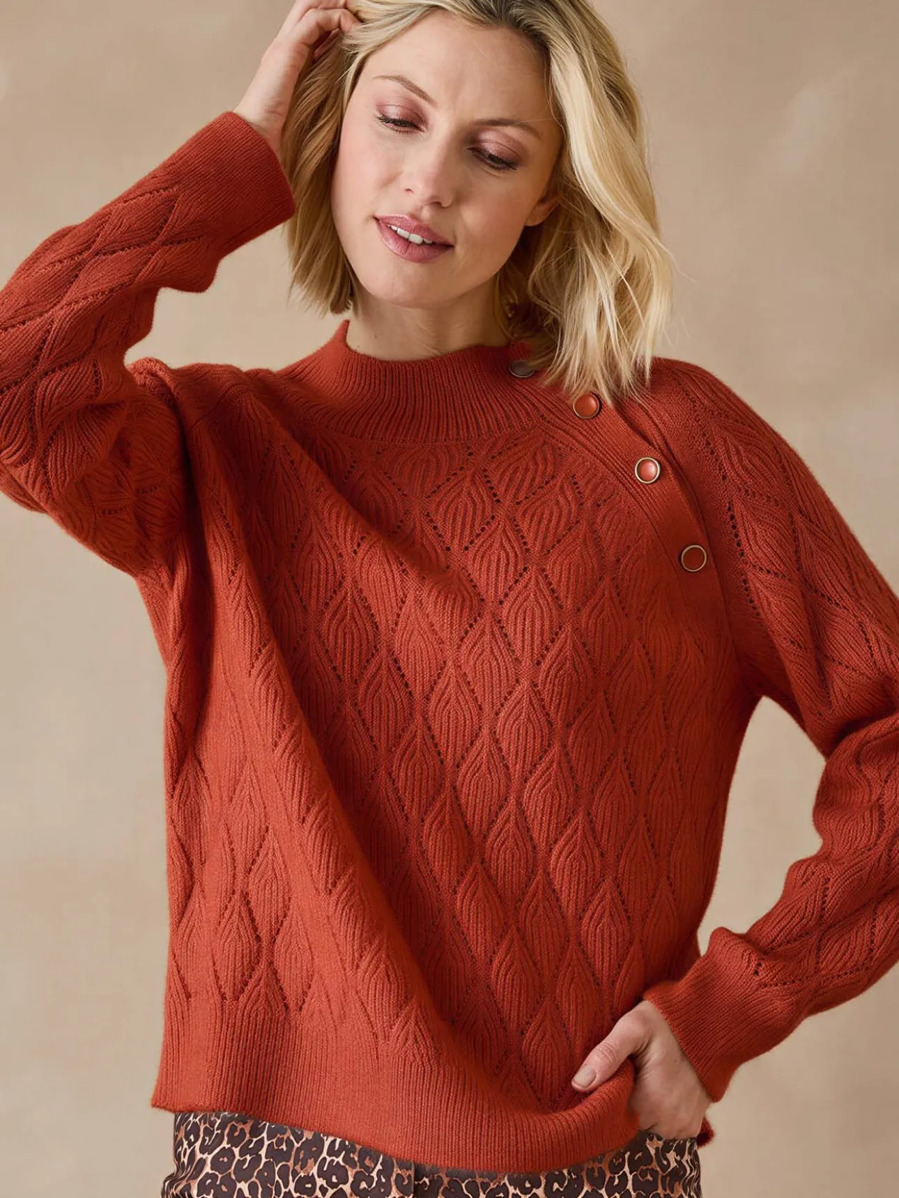 Pull maille fantaisie col montant
