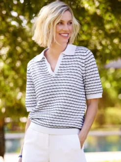 Pull maille fantaisie et jeux de rayures