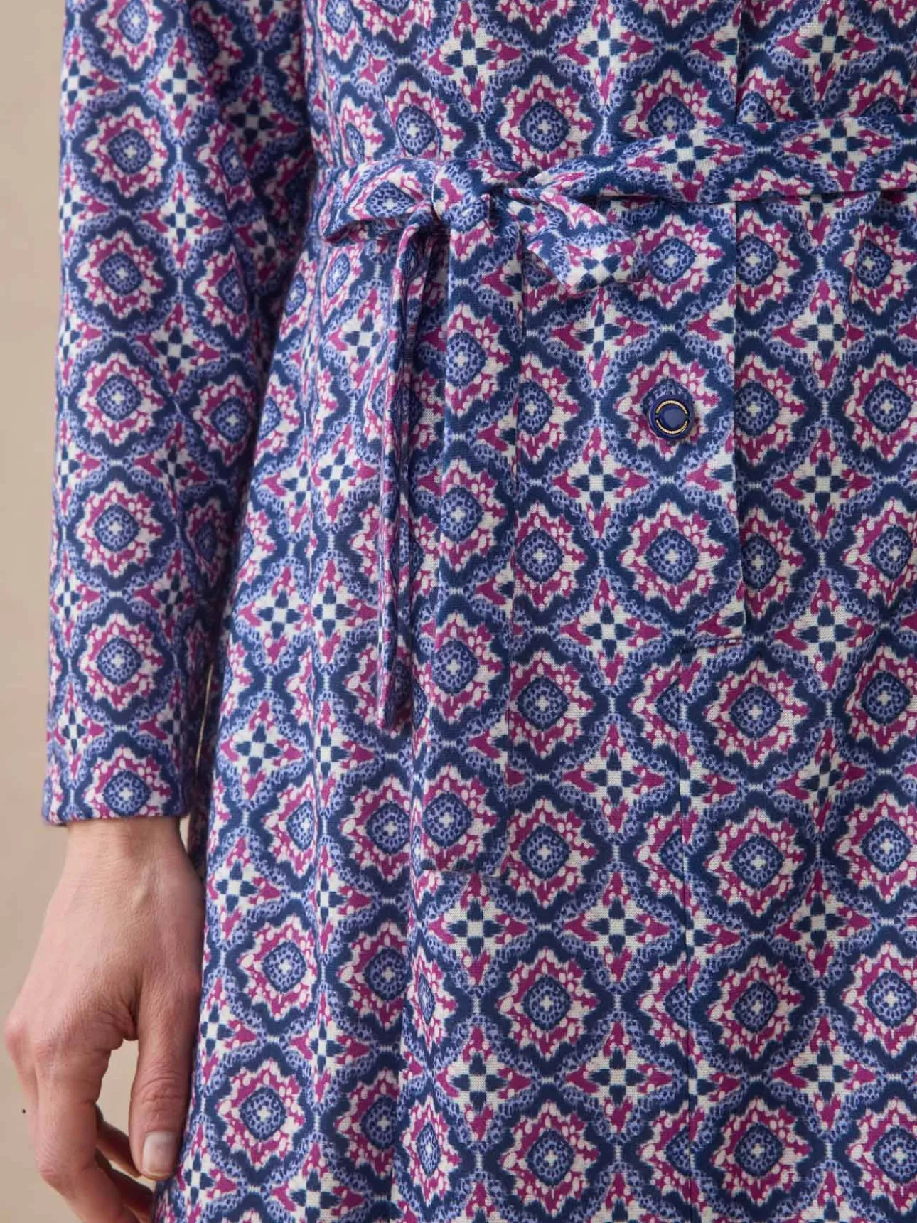 Robe classique en maille fluide