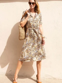 Robe col tailleur manches courtes