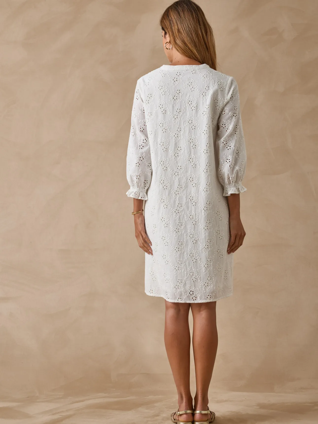 Robe en broderie anglaise