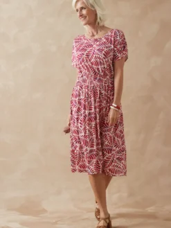 Robe encolure bateau en maille fluide