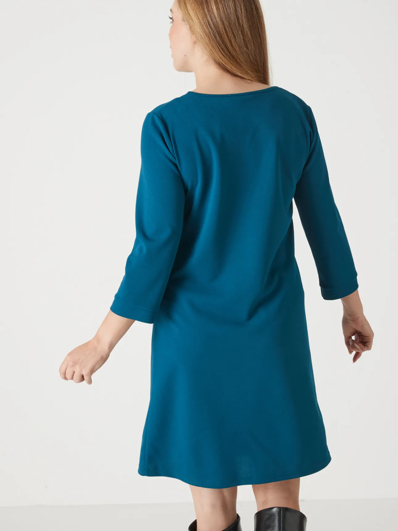 Robe housse en maille fluide