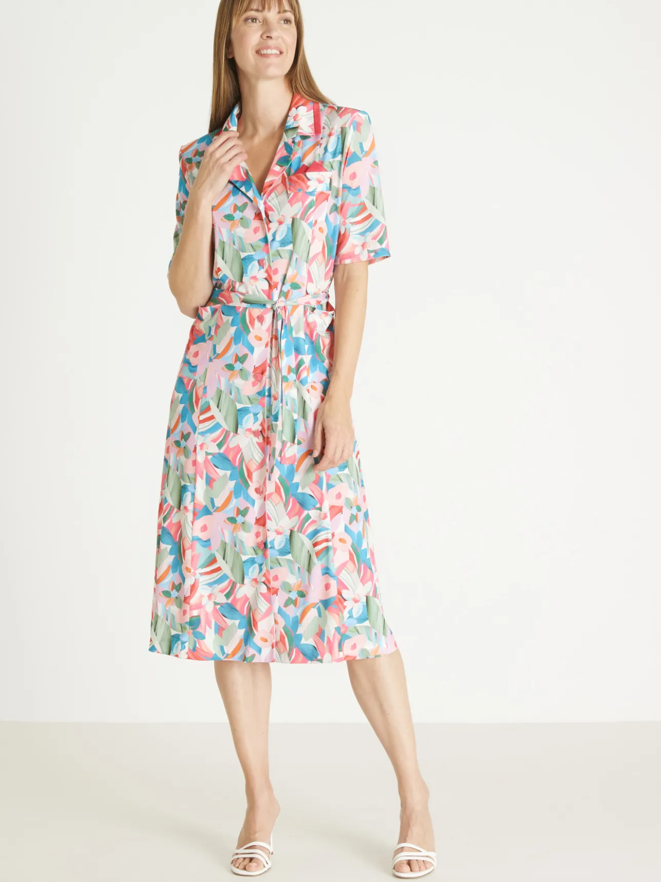 Robe élégante toute boutonnée