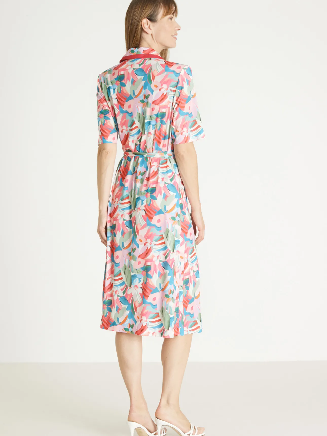 Robe élégante toute boutonnée