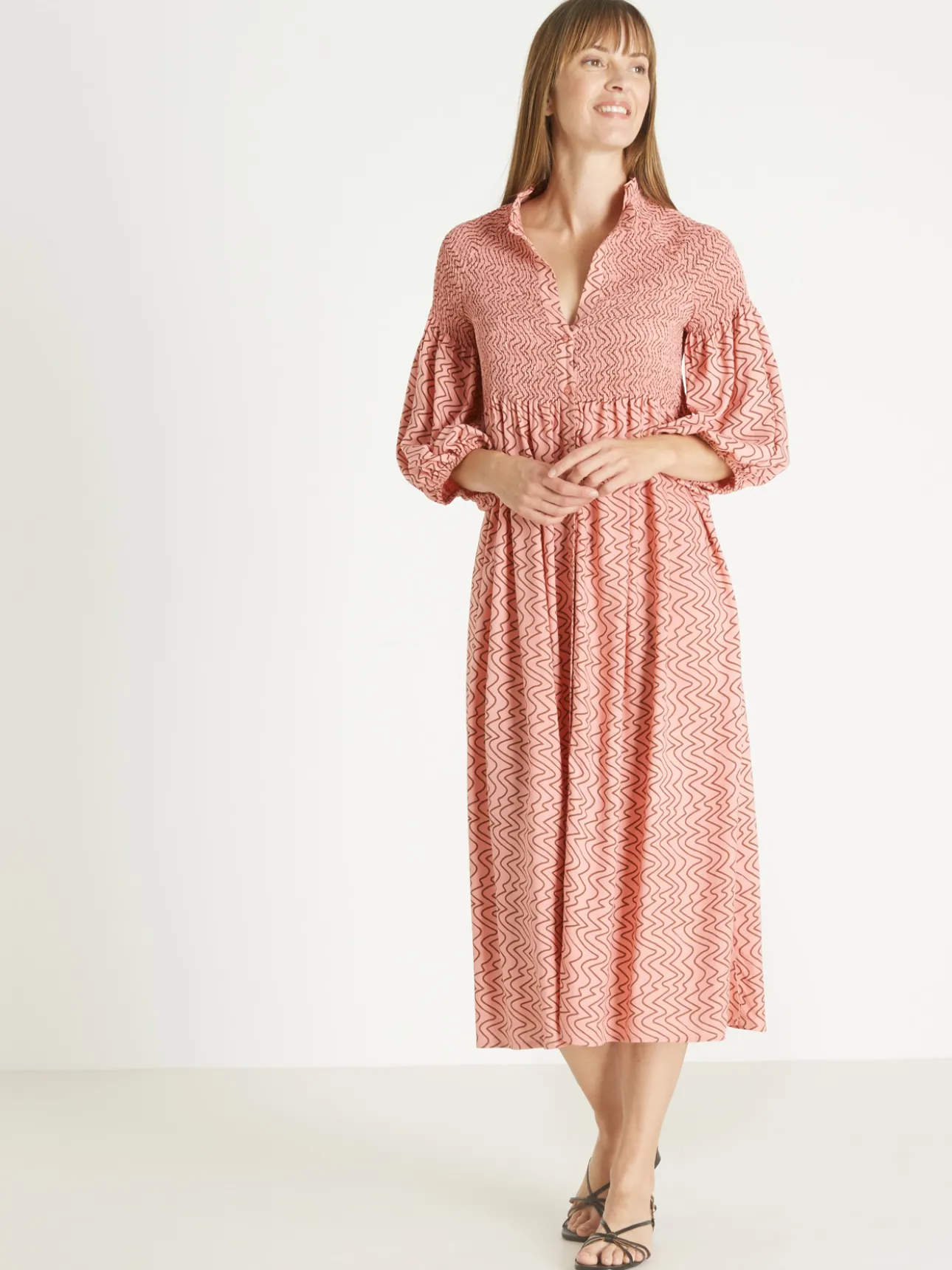 Robe longue boutonnée à smocks