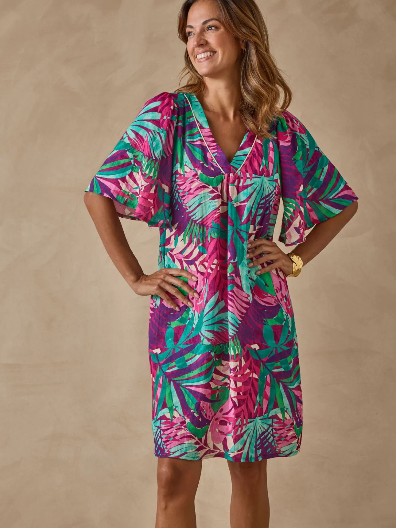 Robe manches papillon