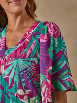 Robe manches papillon