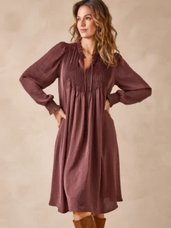 Robe à plis nervurés