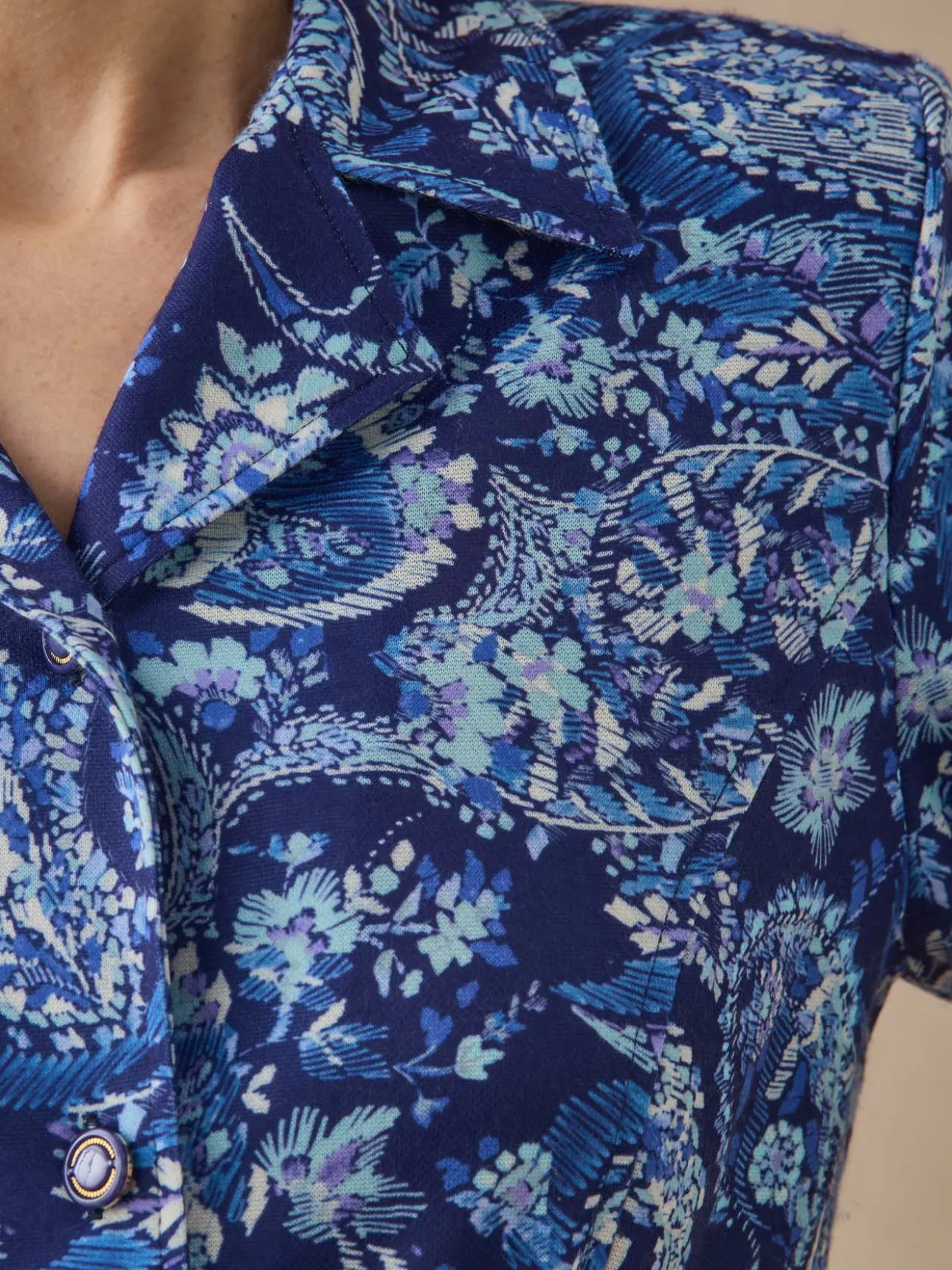 Robe toute boutonnée en maille