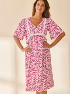 Robe évasée élastiquée taille