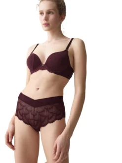 Shorty Love in Lace