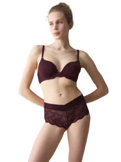 Shorty Love in Lace