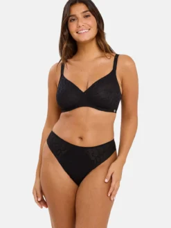 Slip Perfect Curves