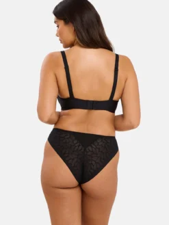 Slip Perfect Curves