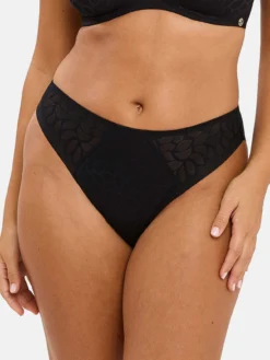 Slip Perfect Curves