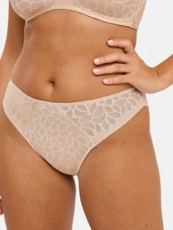 Slip Perfect Curves