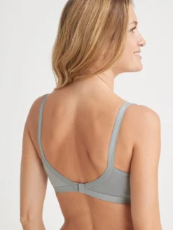 Soutien-gorge à basque sans armatures