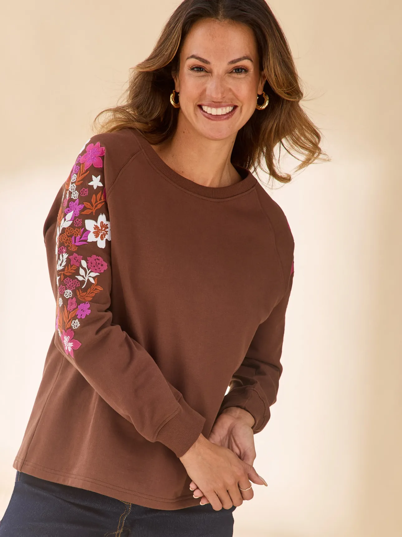 Sweat-shirt fantaisie manches brodées