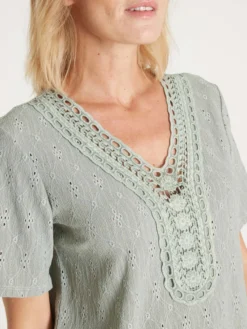 Tee-shirt avec macramé