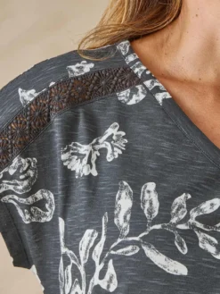 Tee-shirt base resserrée