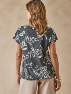 Tee-shirt base resserrée