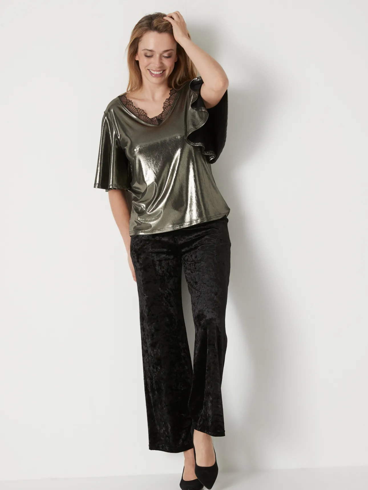 Tee-shirt brillant avec dentelle