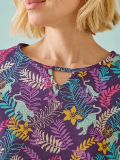 Tee-shirt encolure fantaisie