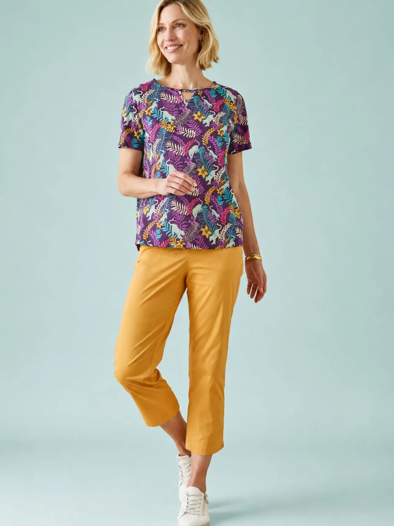 Tee-shirt encolure fantaisie
