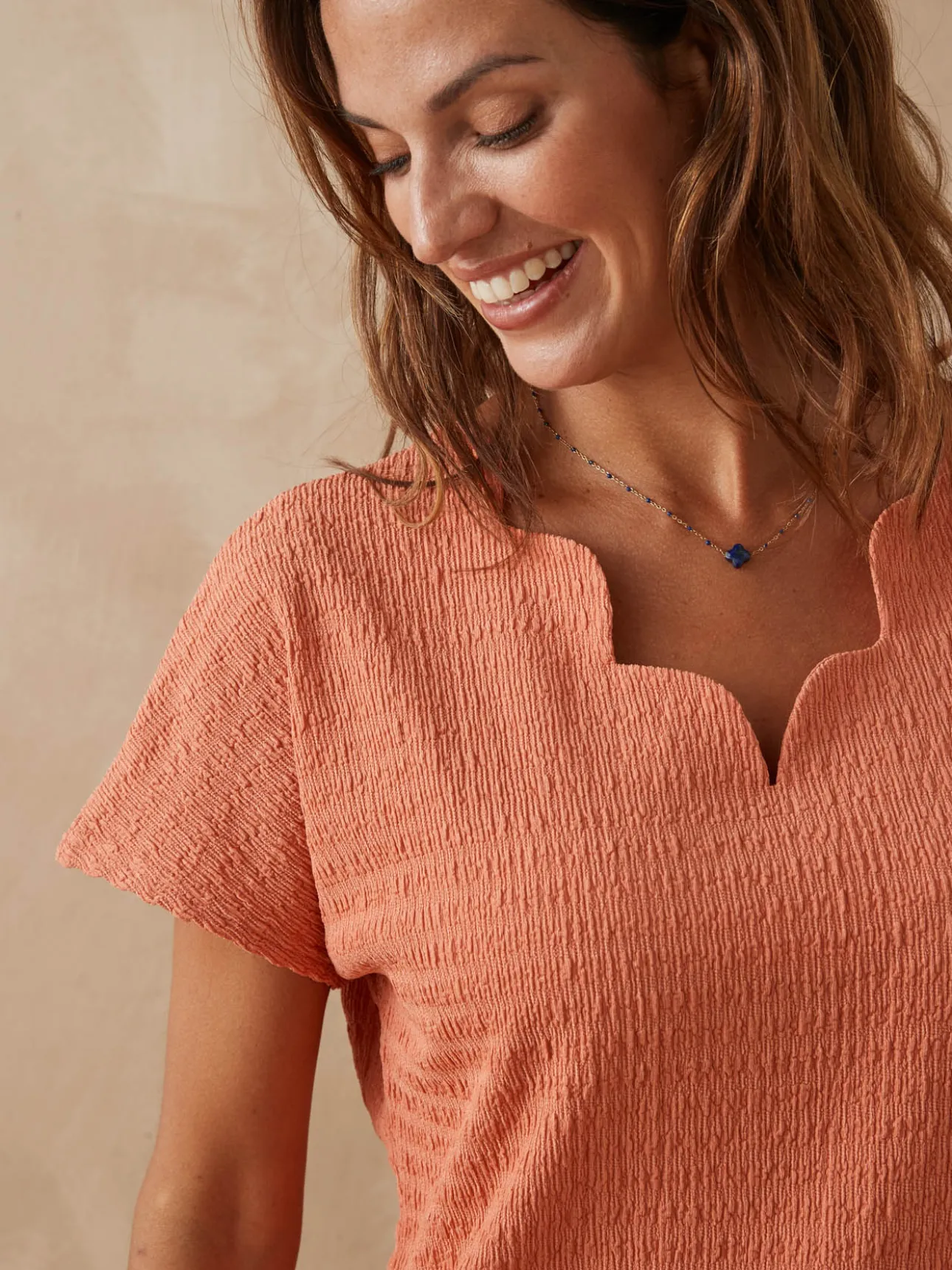 Tee-shirt encolure fantaisie