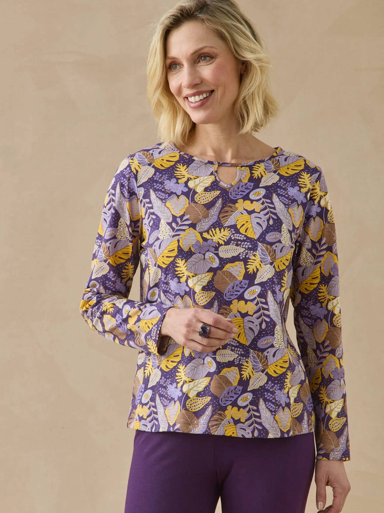 Tee-shirt encolure fantaisie