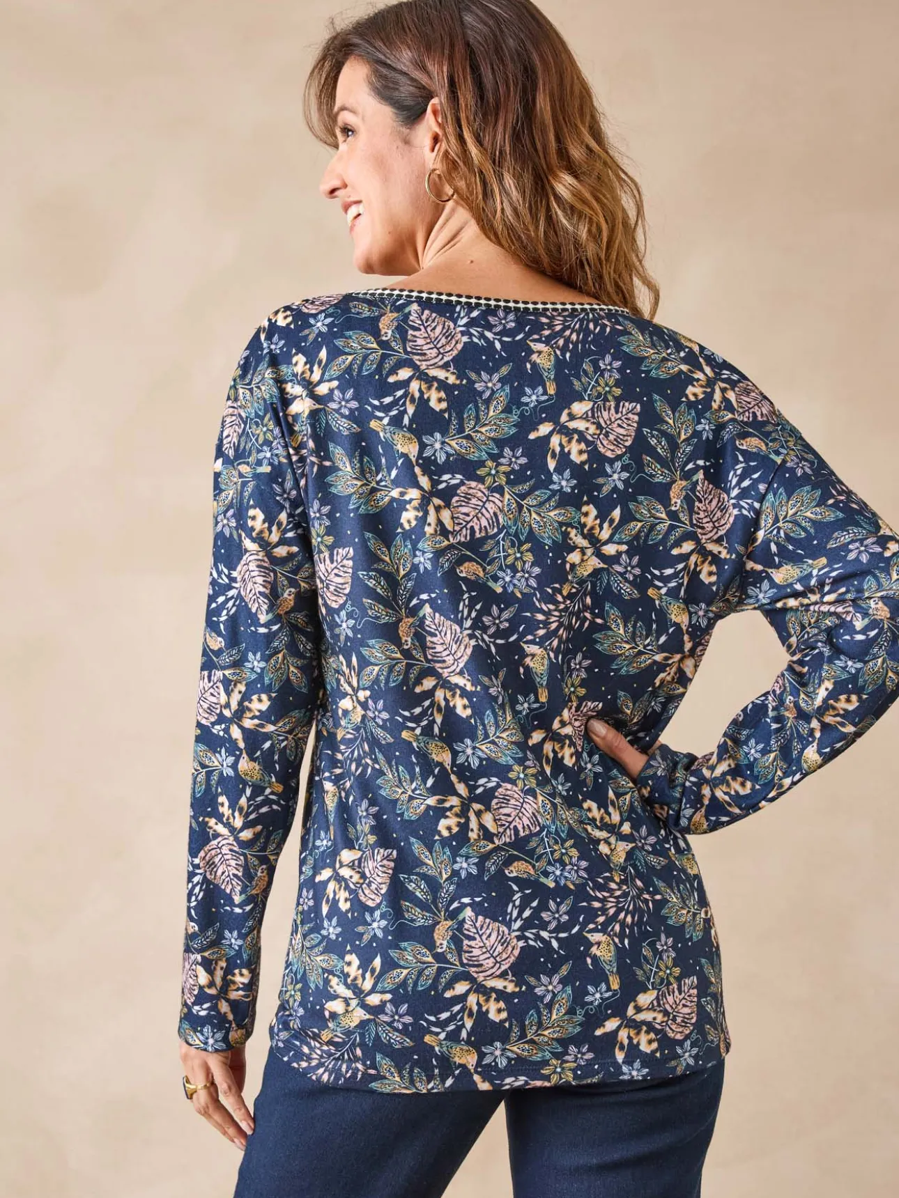Tee-shirt encolure fantaisie
