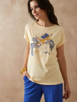 Tee-shirt motif placé
