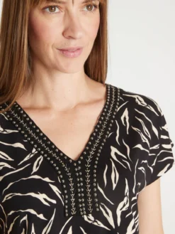Tee-shirt perles fantaisie maille fluide