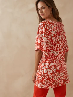 Tee-shirt V smocks au dos