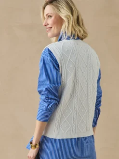 Tricot sans manches à torsades