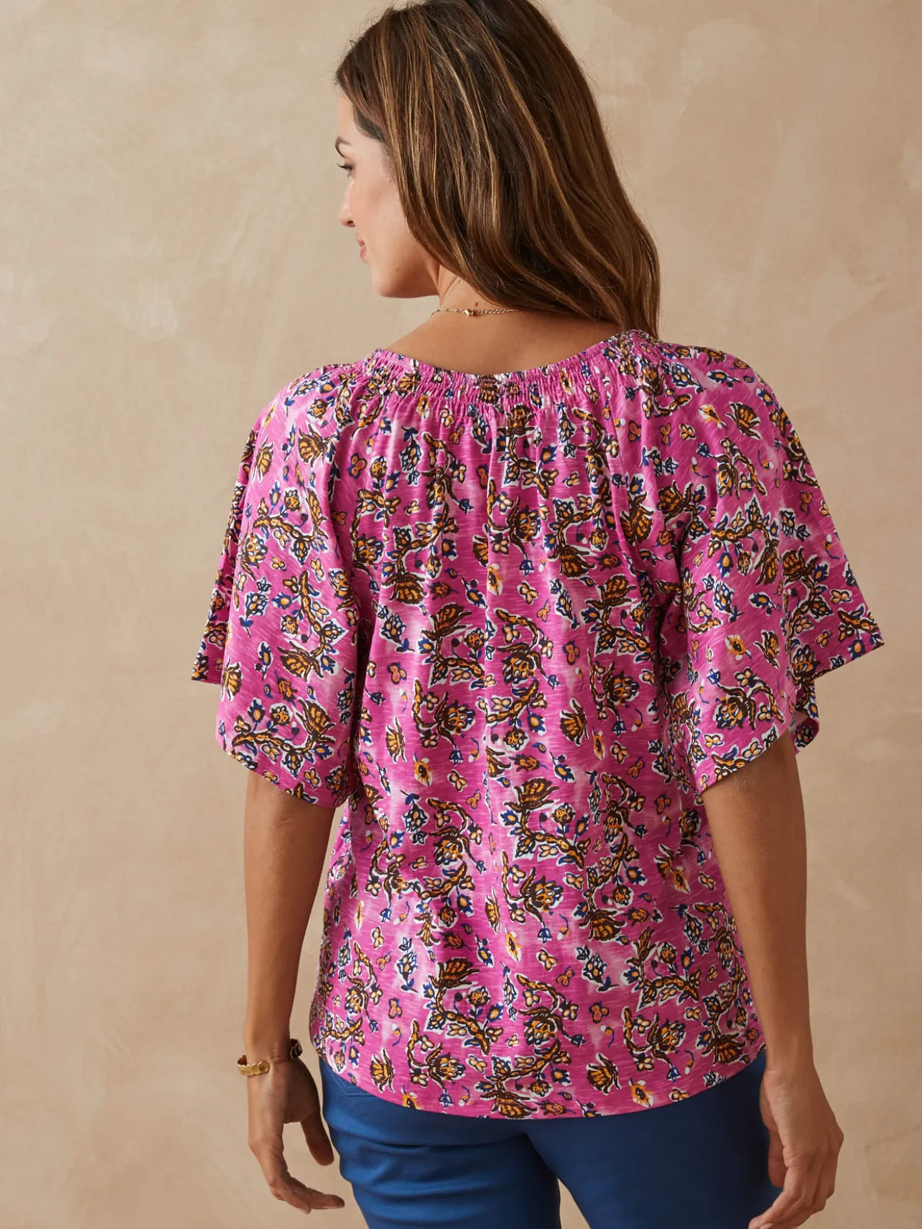 T-shirt col V manches papillon