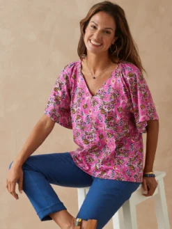 T-shirt col V manches papillon