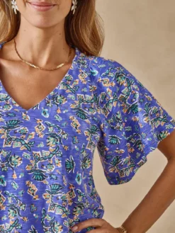 T-shirt col V manches papillon